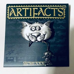 JJ vintage pewter Cat Face w Mouse trembler pin